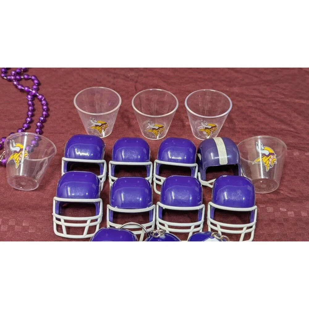 Minnesota Vikings Lot Of 18, Stickers, Mini Helmets, Necklaces And Keychain